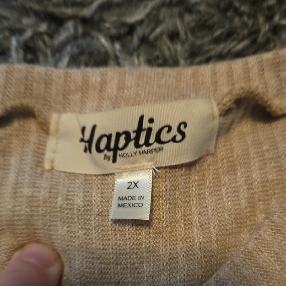 Haptics Cold Shoulder Top - Picture 7 of 7